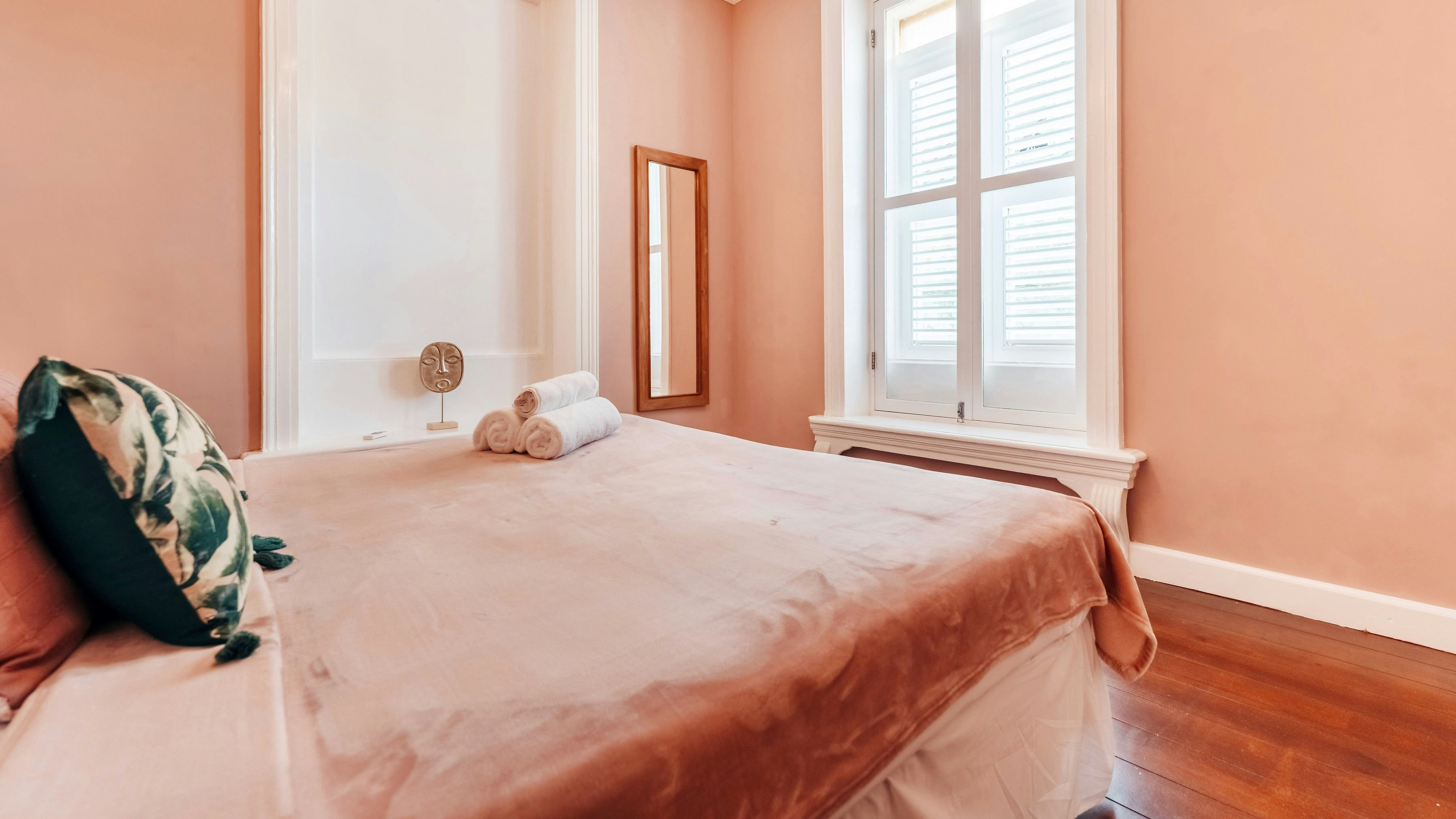 1 BEDROOM, SUITE, KING BED
