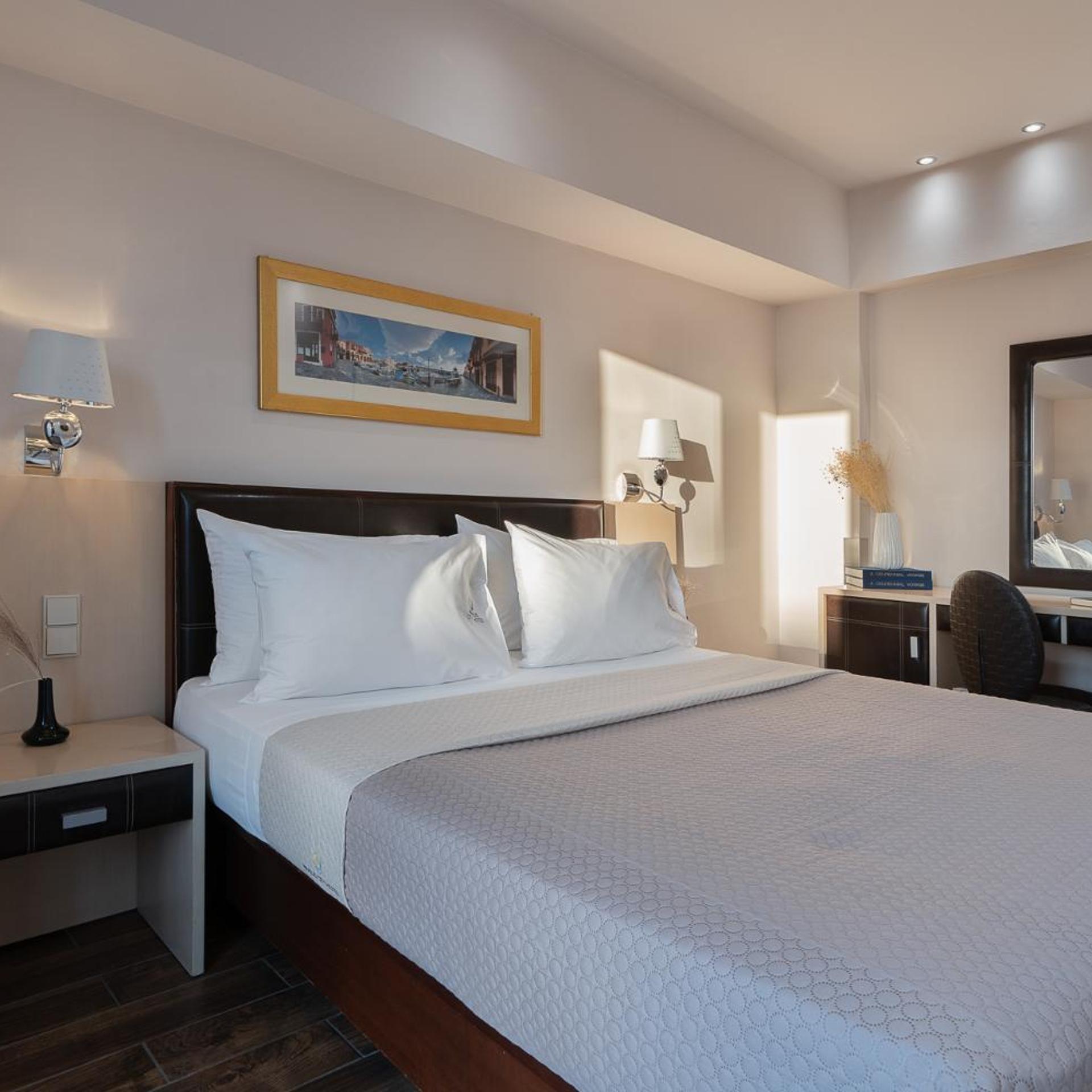 غرفة بسرير مزدوج بإطلالة على البحر بشرفة، Piraeus City Hotel 6/10