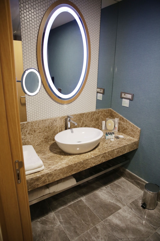 THE ANKARA HOTEL 65/65