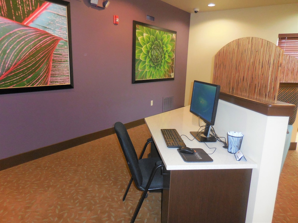 Ledgestone Hotel Billings 56/69