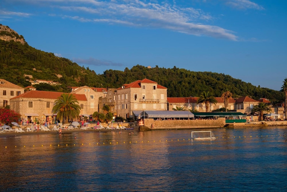 Hotel Glavovic 33/53