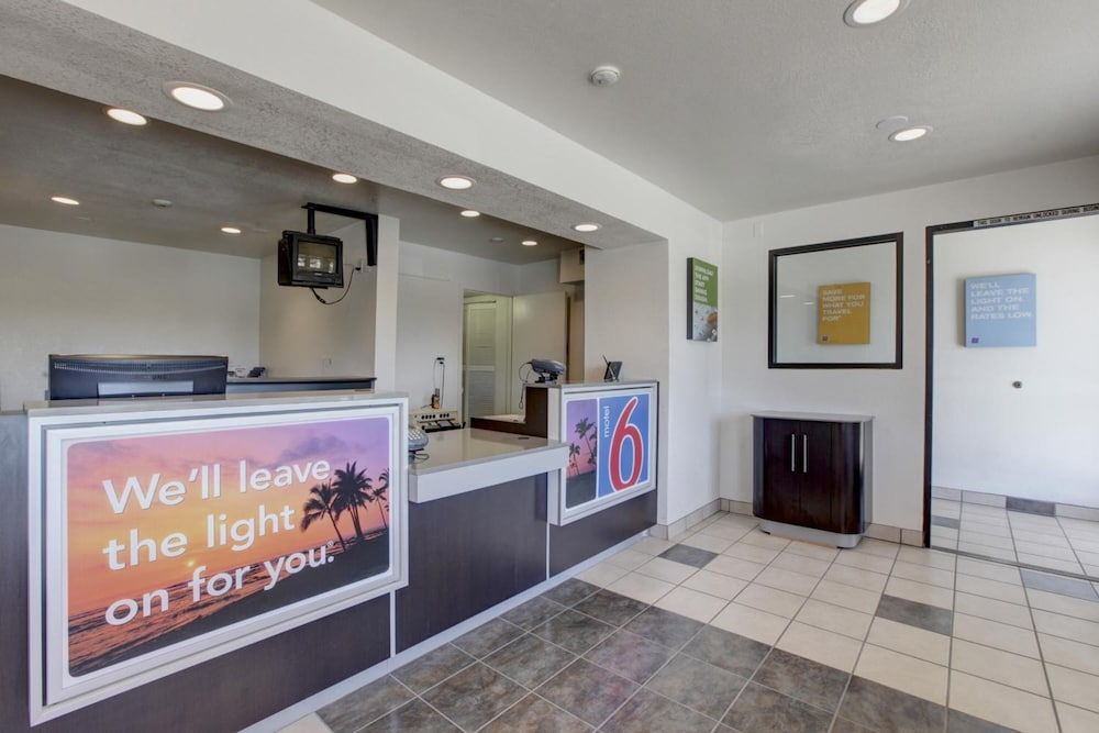 Motel6 Corona, CA - Norco 7/70