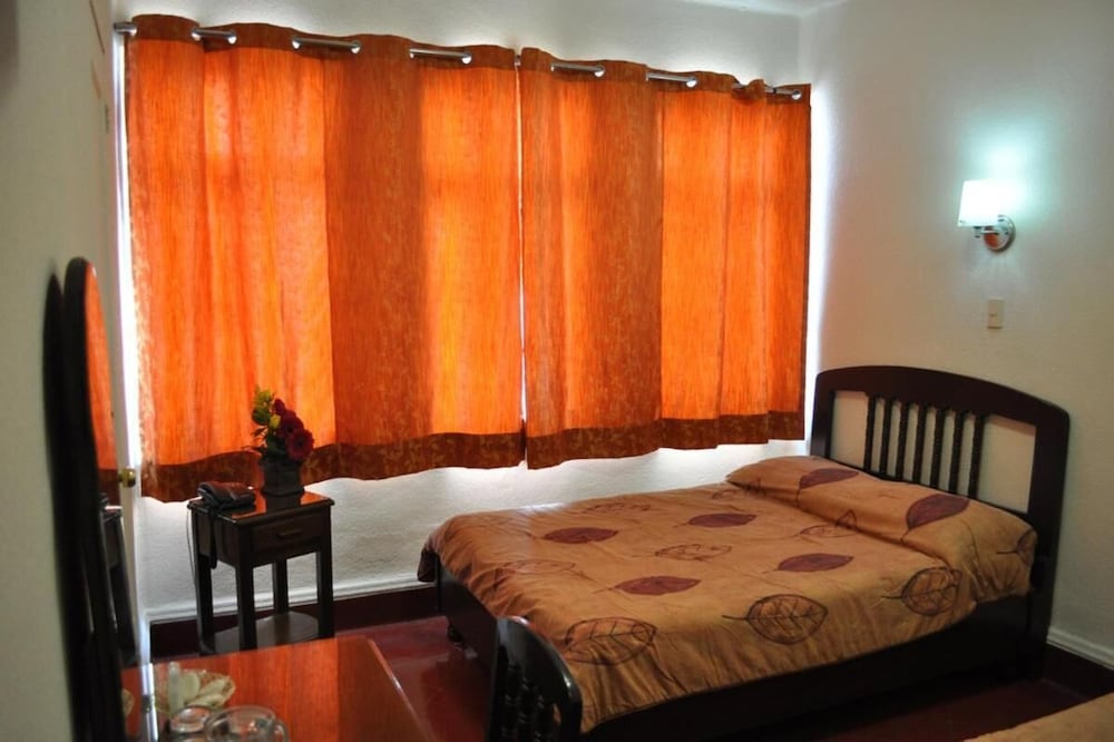HOTEL 5A AVENIDA 18/34