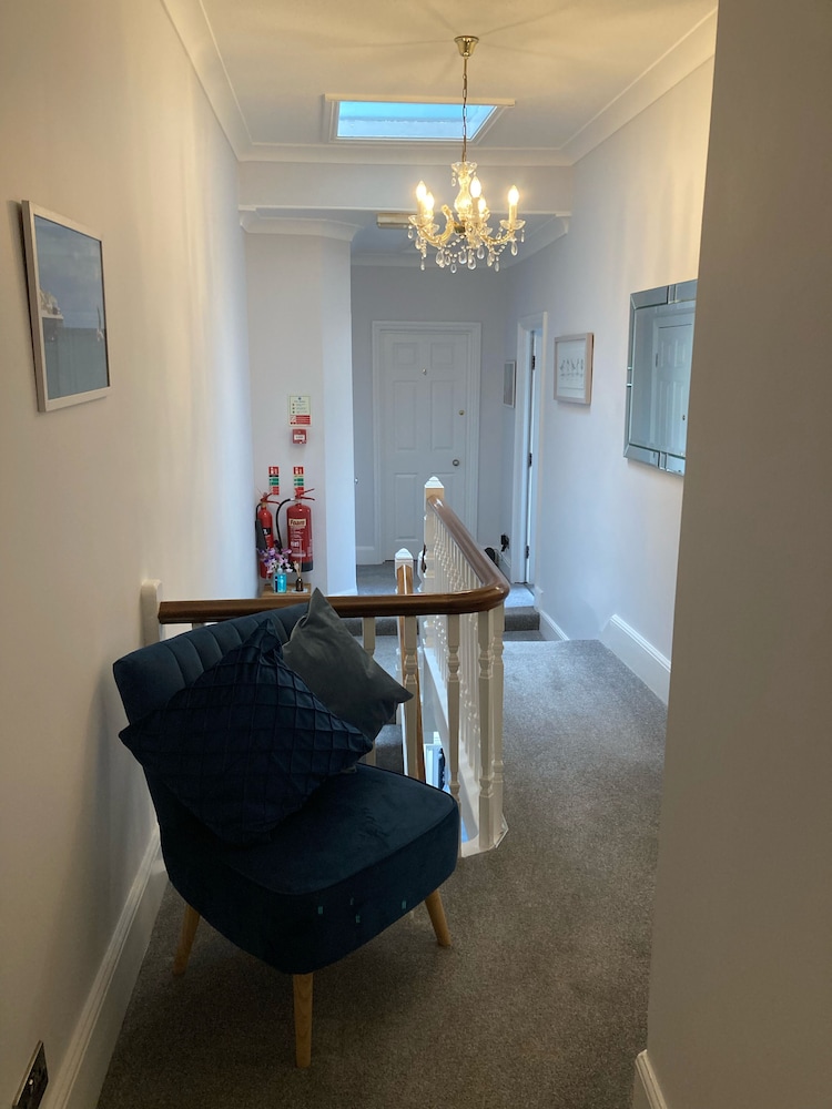 Bentley Lodge 10/50