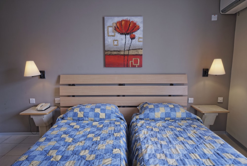 Xemxija Bay Hotel (ex Porto Azzurro) 37/66
