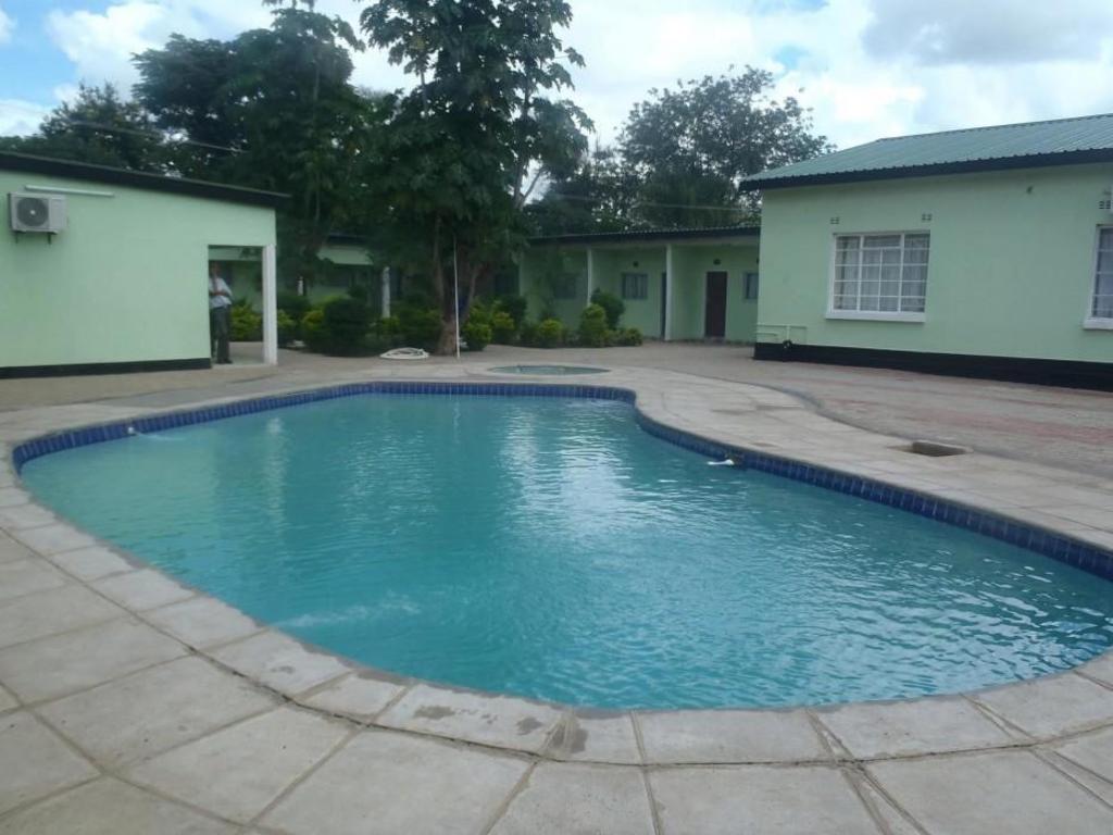 Richland Lodge Motel 20/21