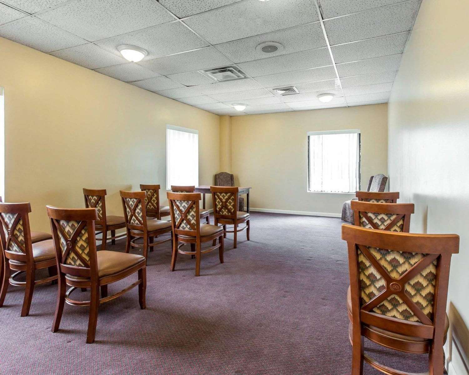 Econo Lodge Dalton West 17/26