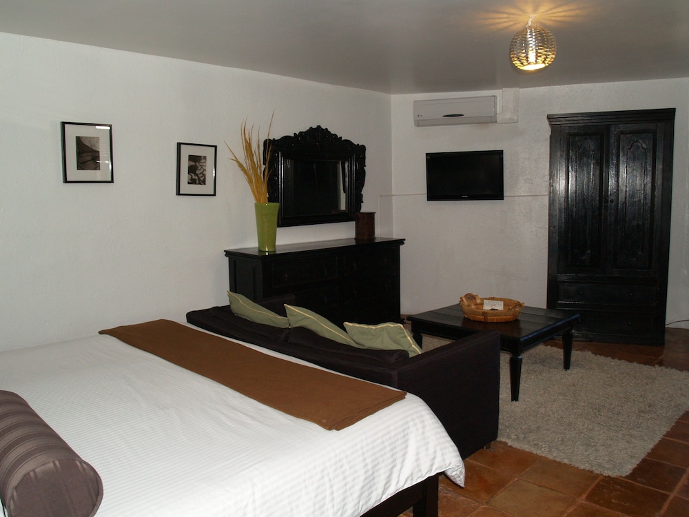 Los Agaves Hotel 4/52