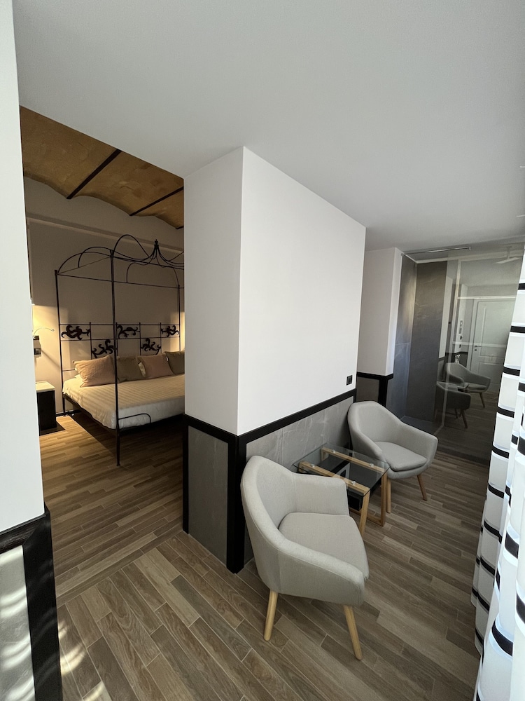 Flaneur - Rooms & Suites by Visconti 27/50