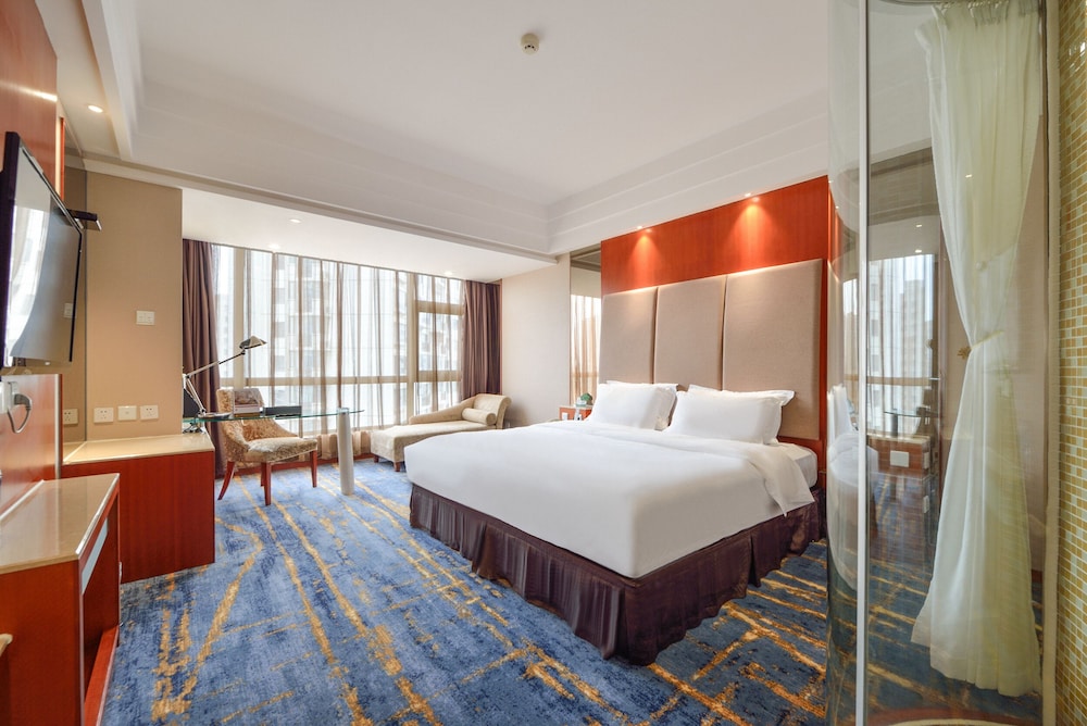 Deluxe, King Bed