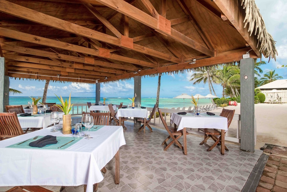 Moana Sands Beachfront Hotel 49/58
