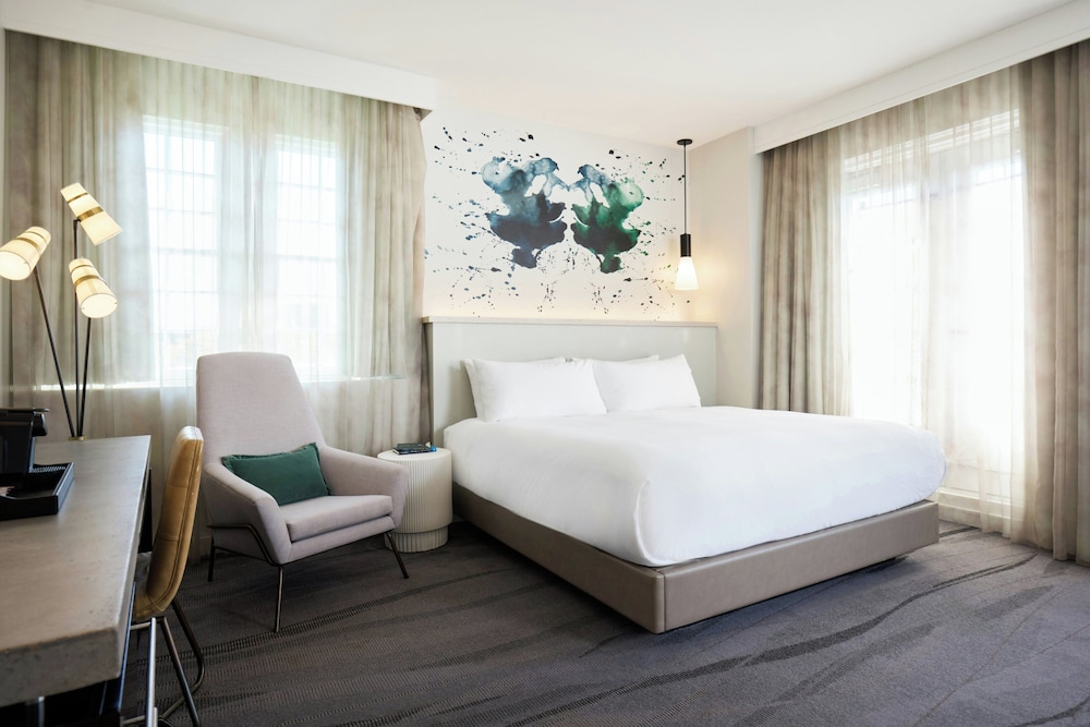 Ambassador, Suite, King Bed, Terrace