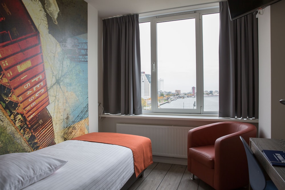 Thon Hotel Rotterdam 22/79