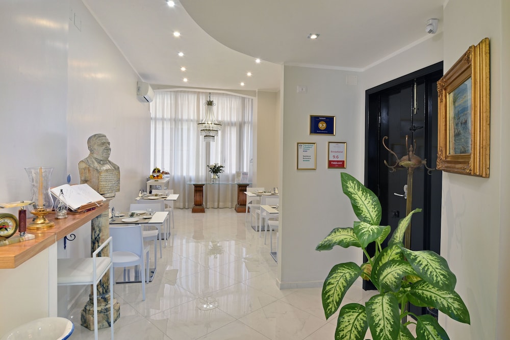 Residenza Borbonica 34/50