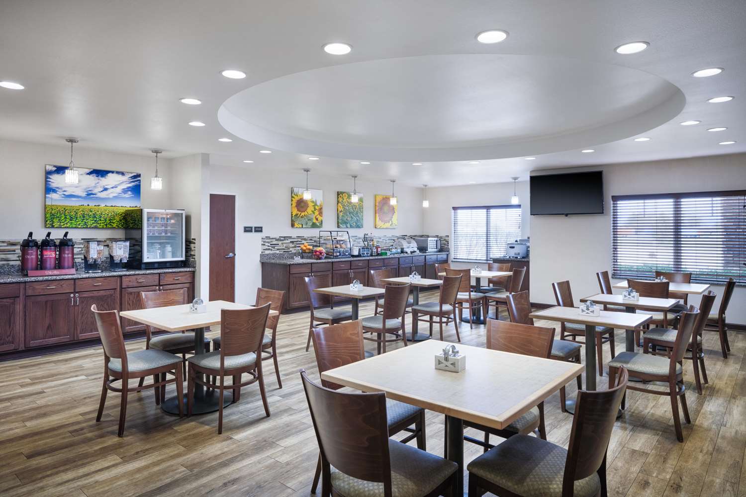 Green Mill Village Hotel & Suites, BW Signature Collection 7/12