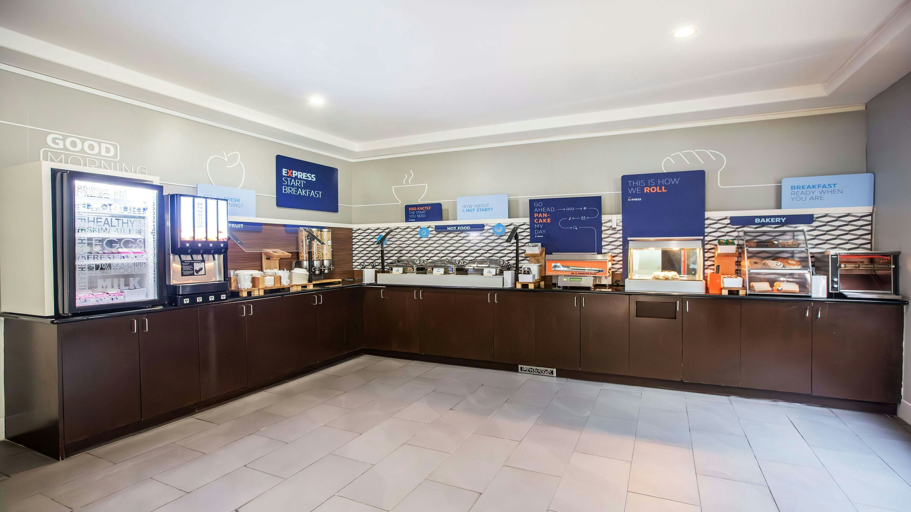 Holiday Inn Express Suites South 11/73
