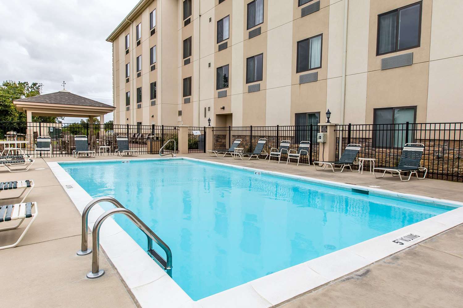 Sleep Inn & Suites Mount Olive North 4/16