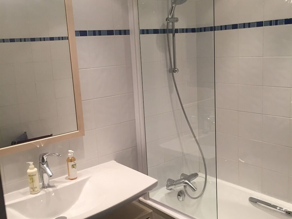 Short Stay Paris Apartments 45/50