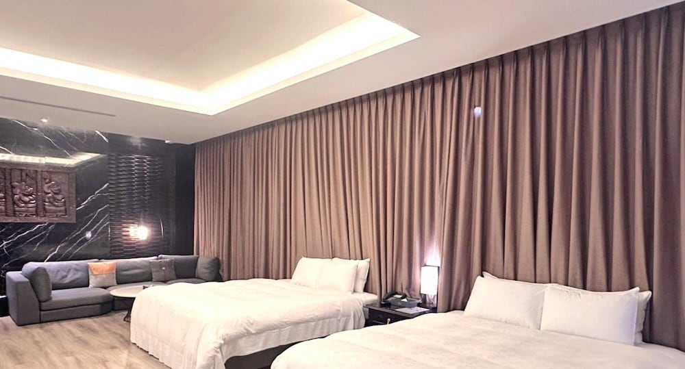 Orient Luxury Villa Motel 15/37