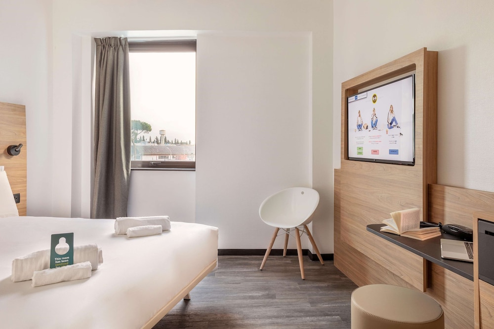 غرفة قياسية بسرير كوين، B&B Hotel Pomezia Roma 7/7