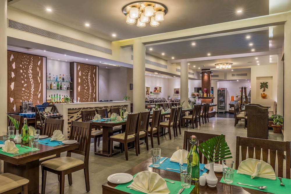 Radisson Goa Candolim Hotel 66/84