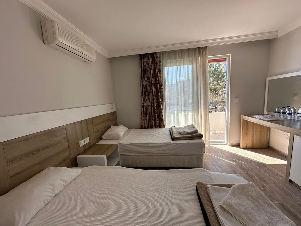 Belcan Hotel 11/42