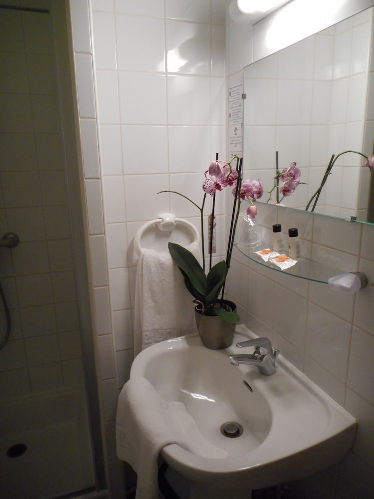 Standard, Triple, 3 Beds, Les Gens de Mer La Rochelle 7/7