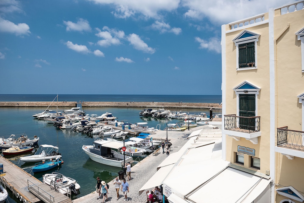 Avra Venetian Harbour Apartments 41/50