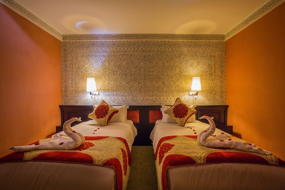 Hotel Riad Ennakhil 16/74