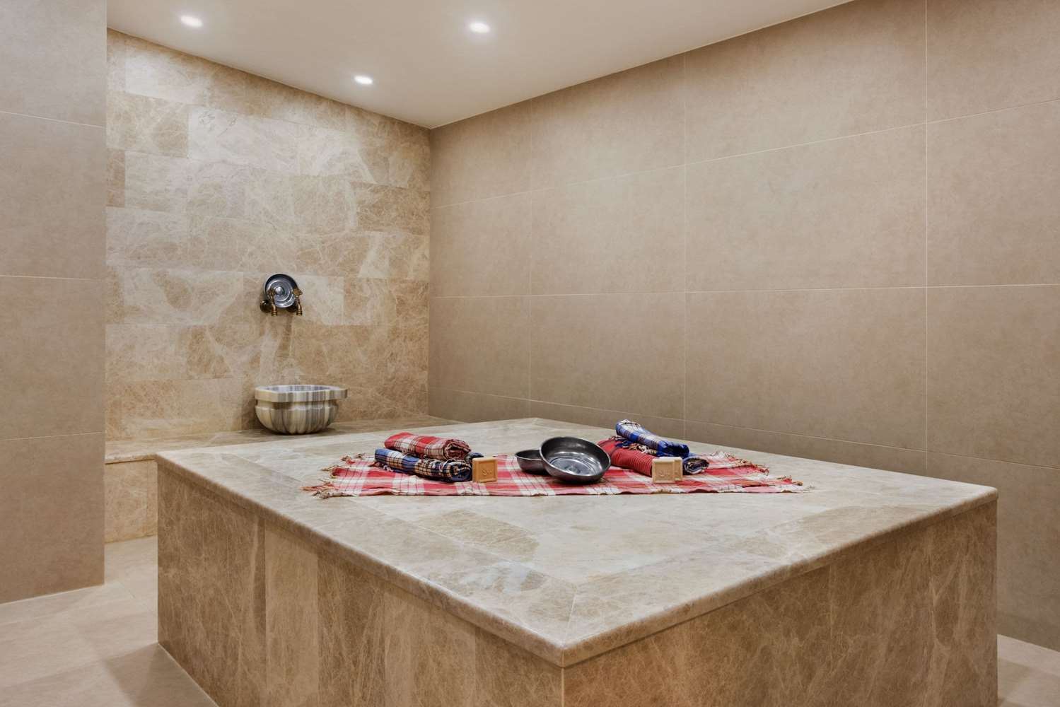 Ramada Hotel and Suites by Wyndham Kusadasi 30/47