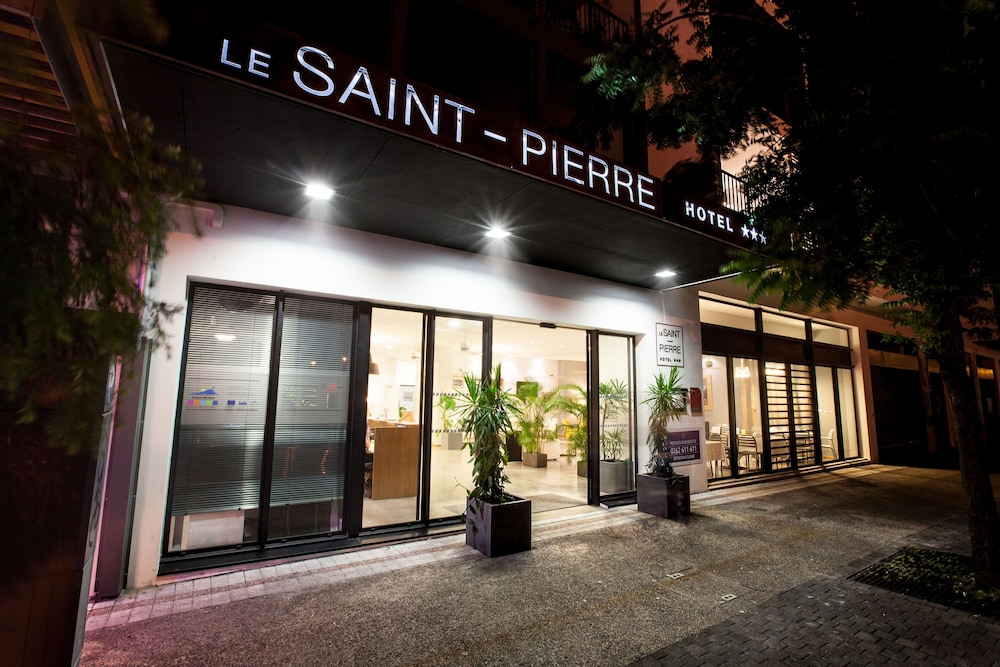 Le Saint Pierre Hotel in SAINT-PIERRE