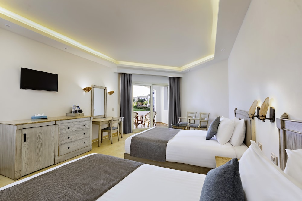 DELUXE ROOM (BF)