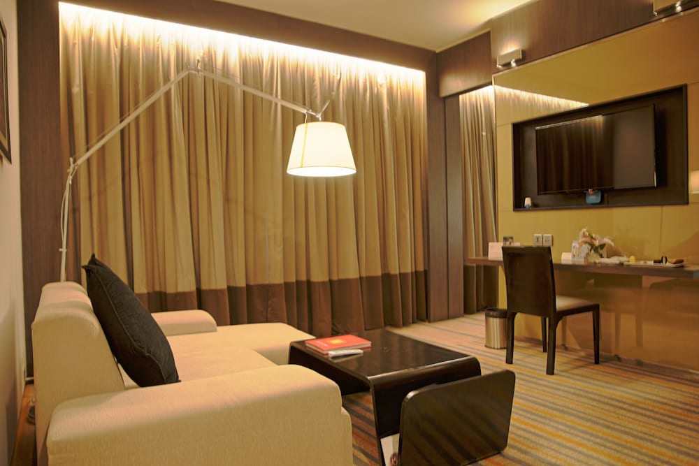 NOVOTEL KOLKATA HOTEL AND RESIDENCES 34/74