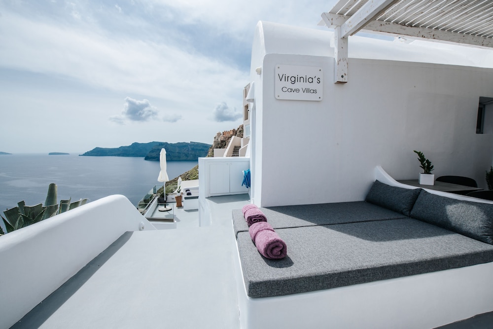 Virginia's Cave Villas 14/40