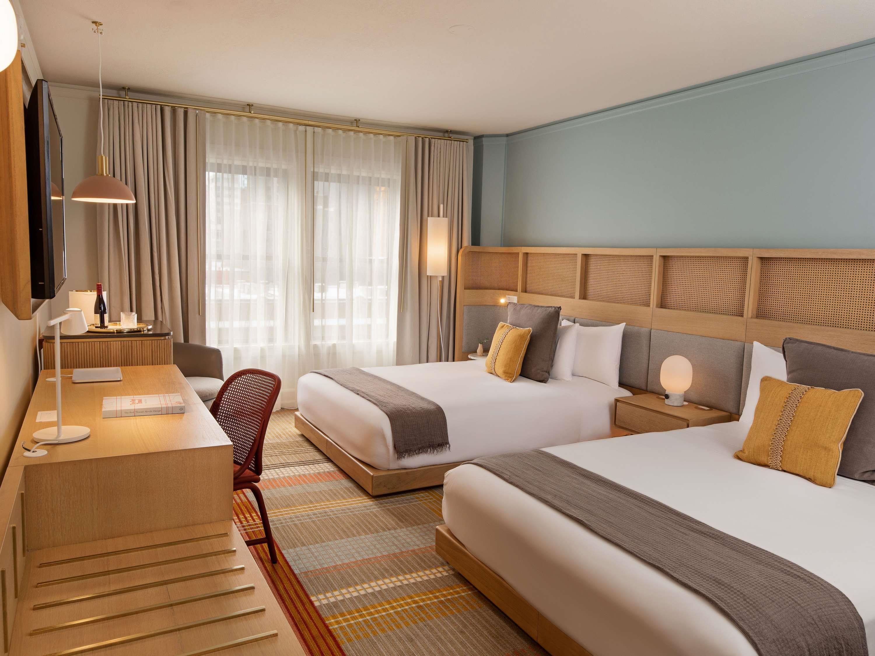 SUPERIOR, 2 QUEEN BEDS, CITY VIEW