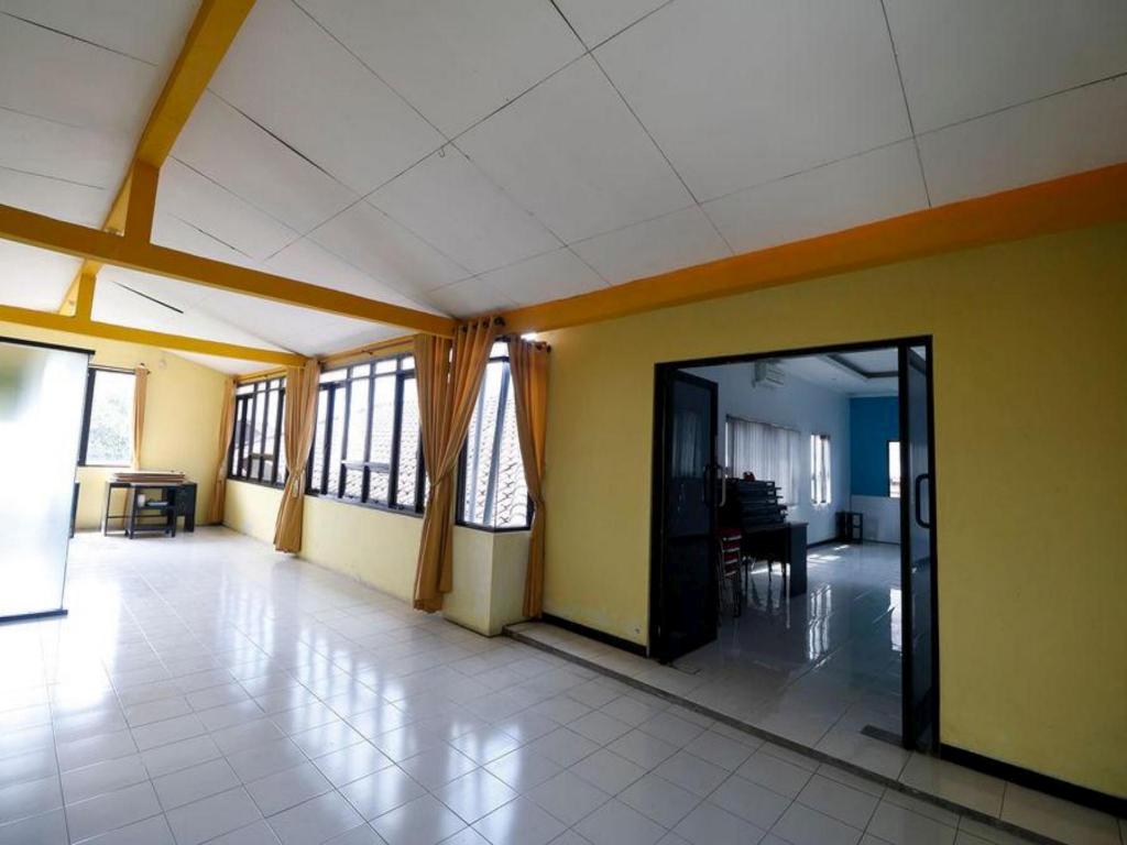 Reddoorz Plus Near Undip Tembalang 39/47