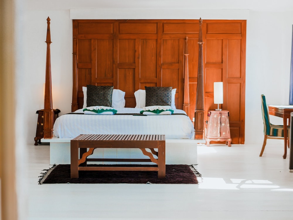 DELUXE, SUITE, OCEAN VIEW