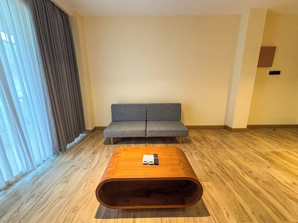 Rivavi Hotel 38/65