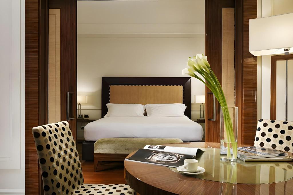 جناح بسرير مزدوج مع أريكة، UNAHOTELS Deco Roma 8/10