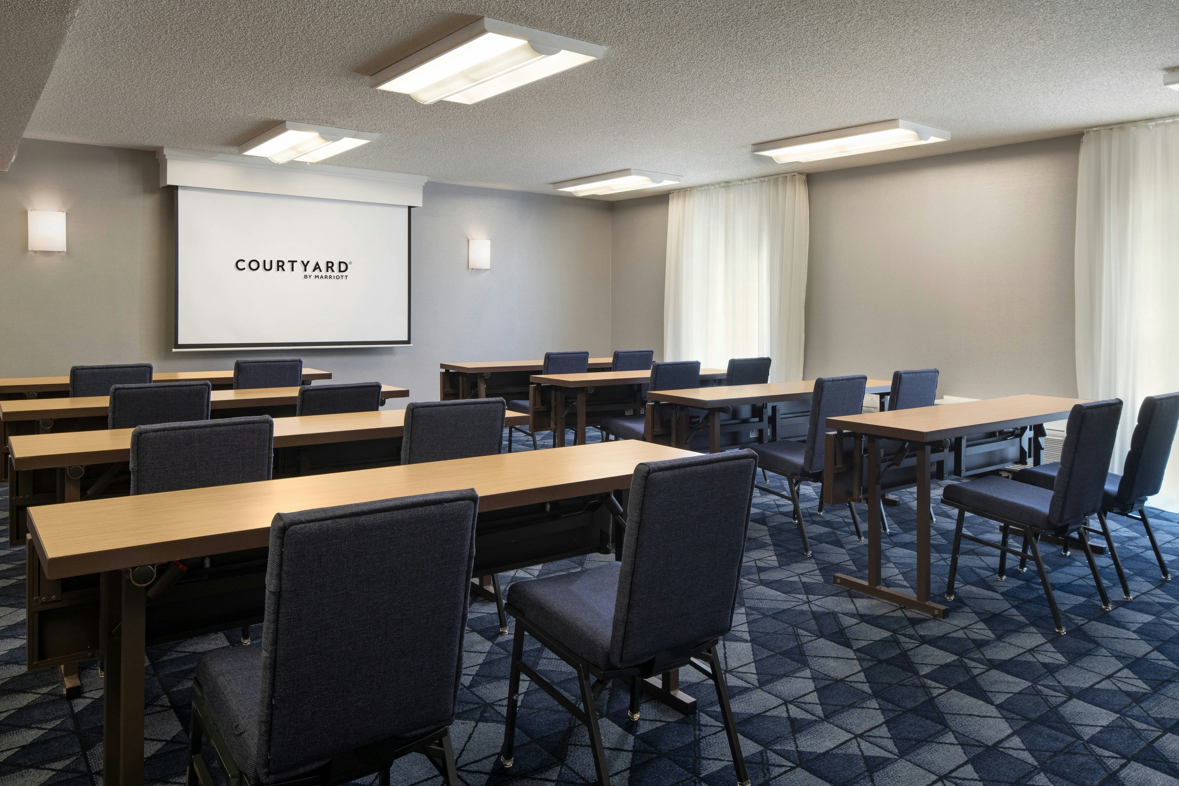 Courtyard By Marriott Fresno 7/8