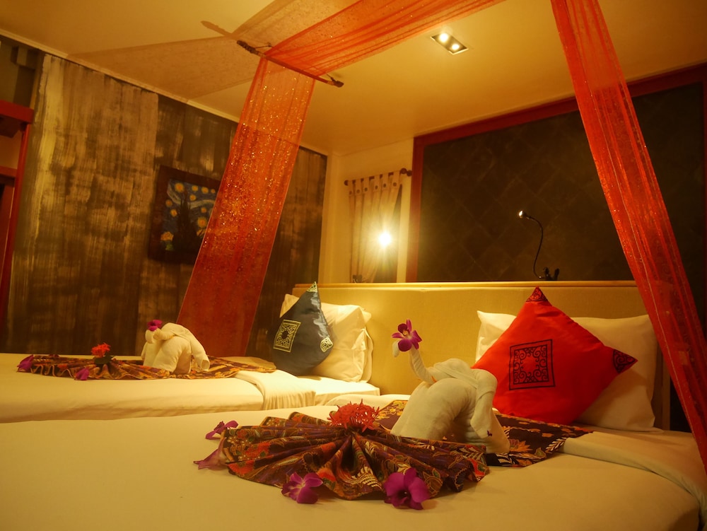 Bangtao Beach Chalet 28/71