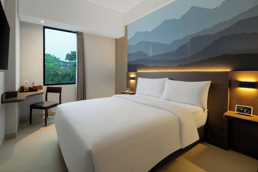 Hotel Neo Kota Baru Parahyangan 53/88