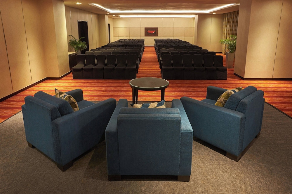 Courtyard By Marriott Mumbai International Airport 31/50
