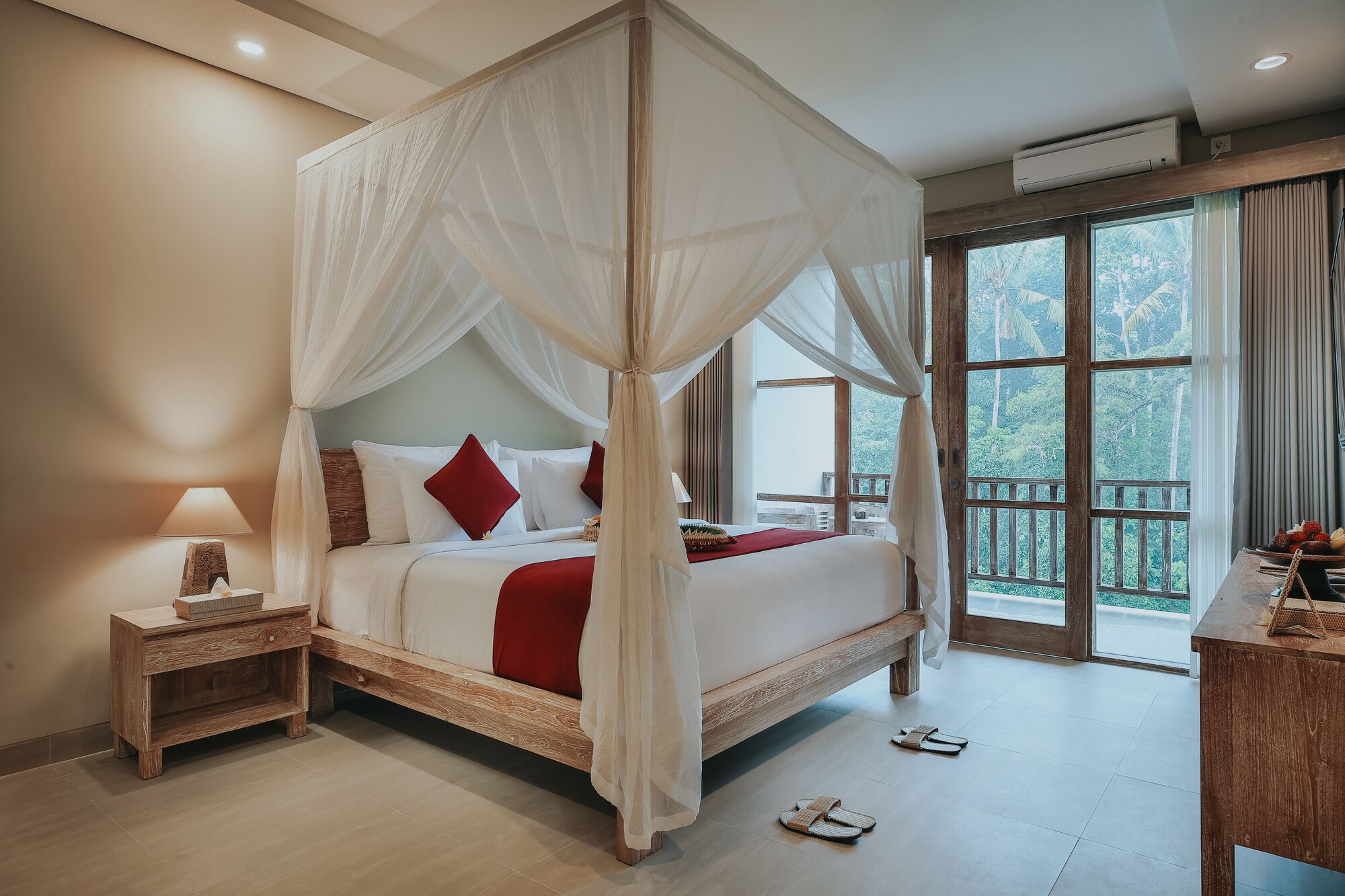 SUITE, VALLEY VIEW