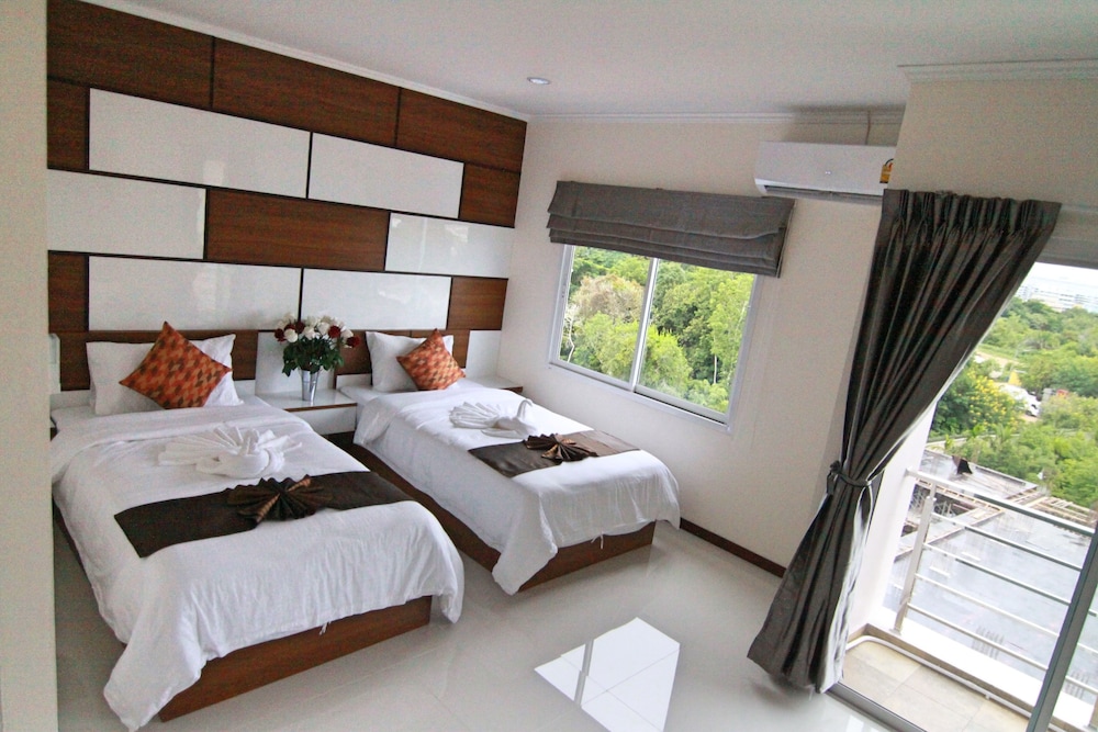 Ttt Hotel 26/48