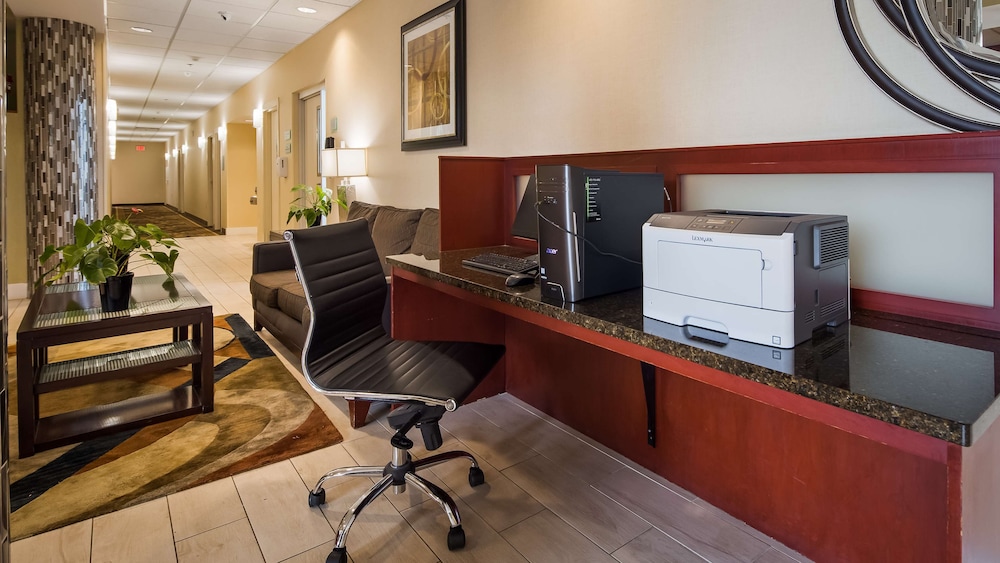 Best Western Airport Inn And Suites Cleveland 35/37