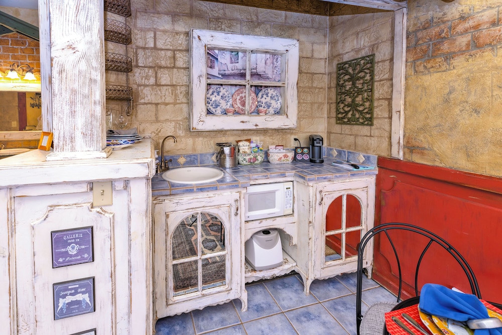 Adobe Grand Villas 9/73