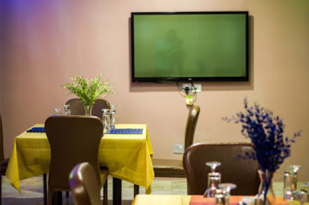 Oragon Hotel and Suites 38/46