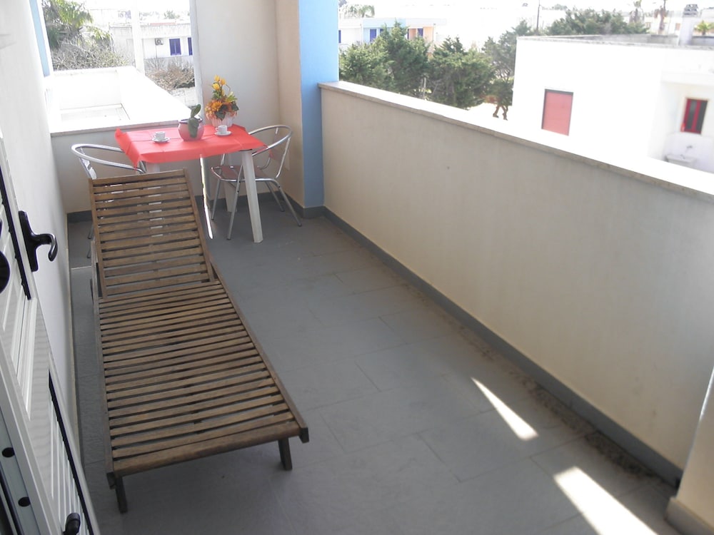 Blue Sky Hotel 4/48