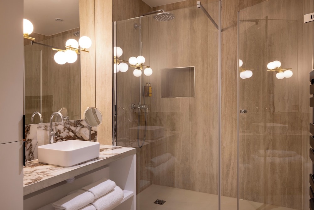 Yuna Saint-Honore - Serviced Apartments 47/50